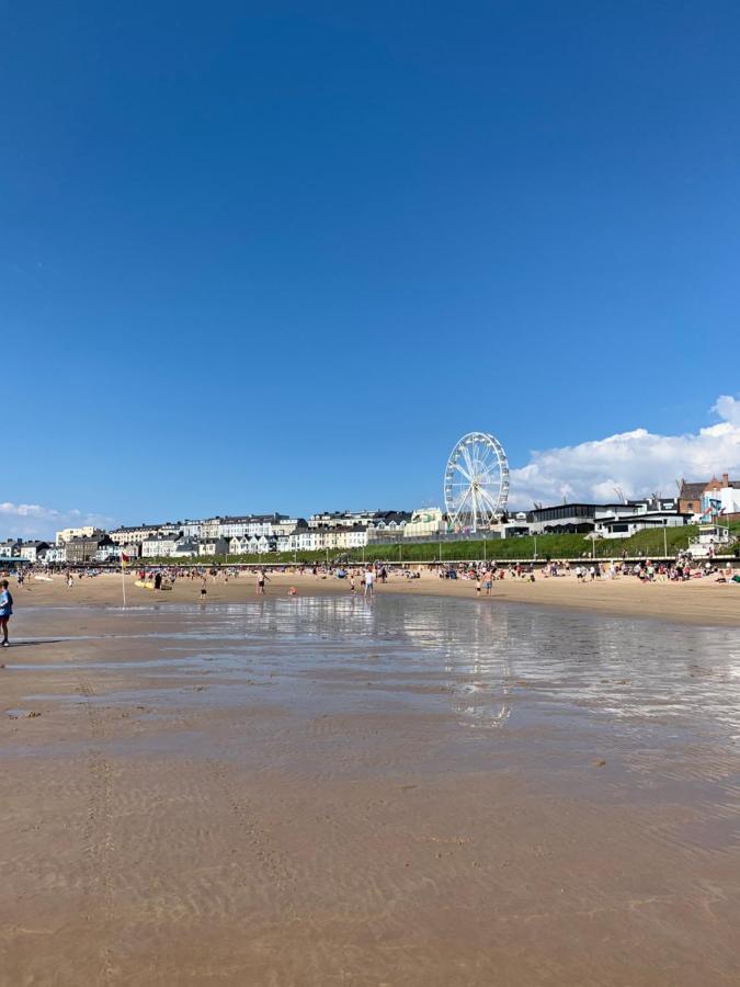 Stunning 3 Bed Seafront Mansion Building Sleeps 6 Adults Or 8 With Kids Apartment Portrush Exterior photo